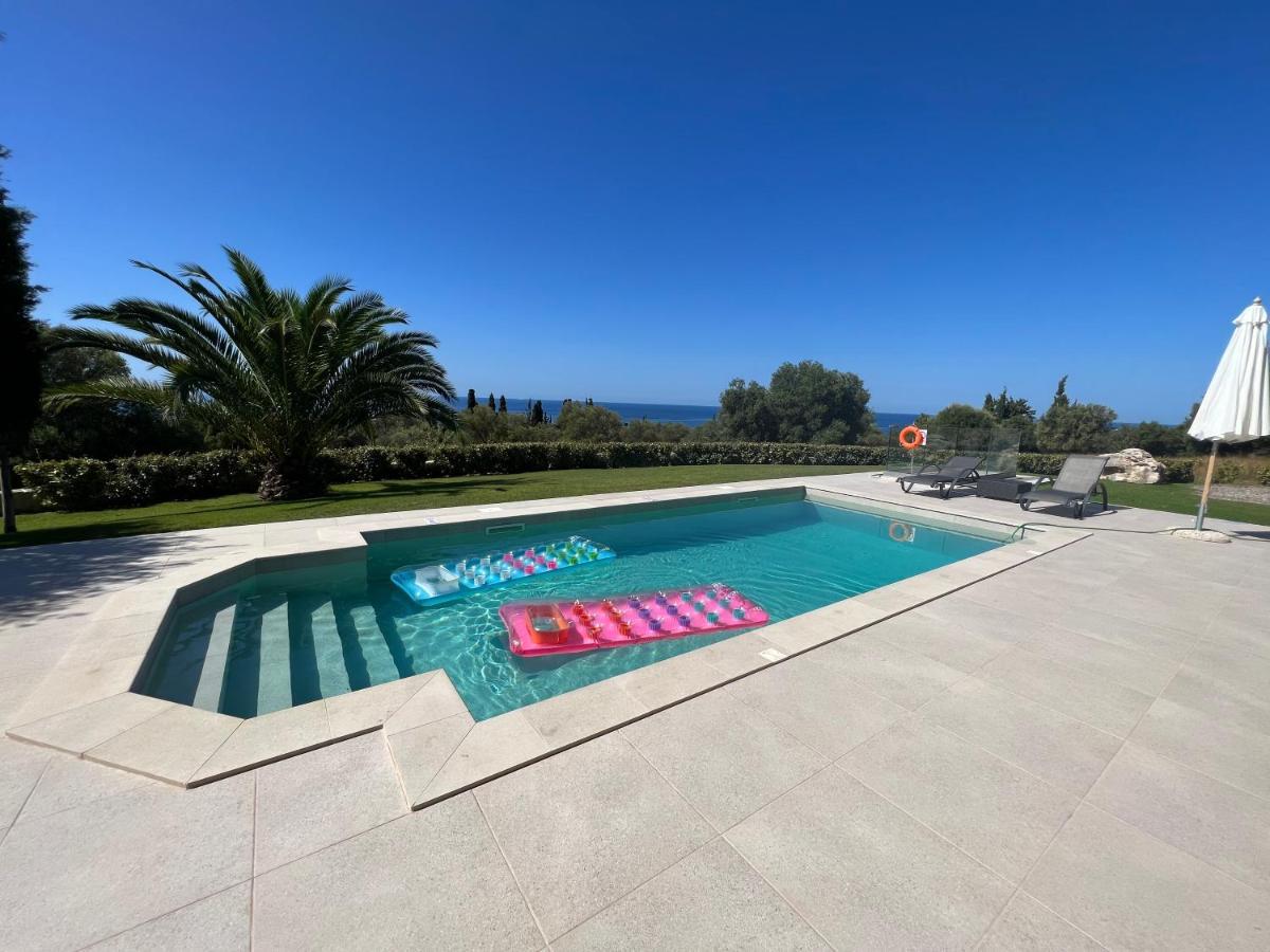 Avithos Blue Villas Svoronata Eksteriør billede