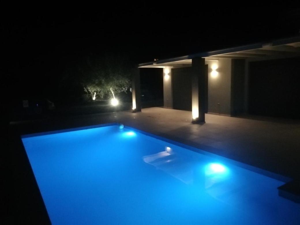 Avithos Blue Villas Svoronata Eksteriør billede