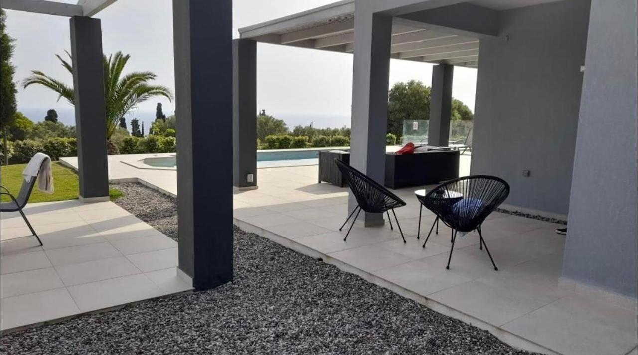 Avithos Blue Villas Svoronata Eksteriør billede