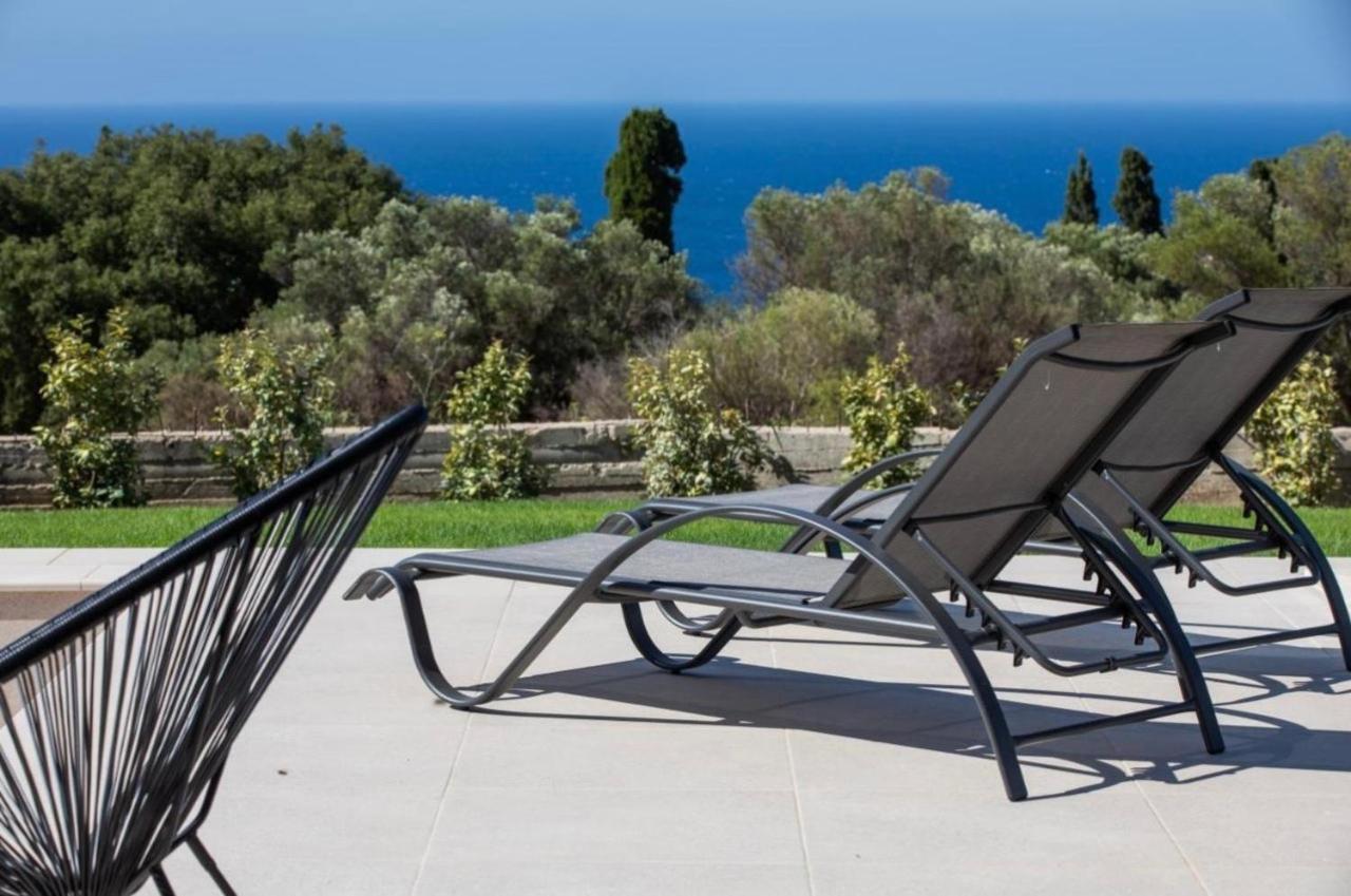 Avithos Blue Villas Svoronata Eksteriør billede