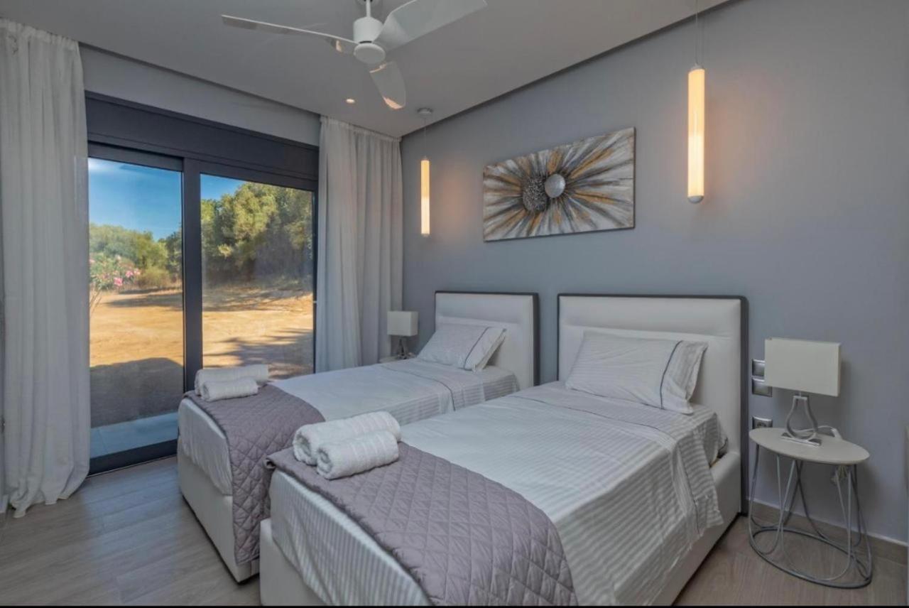 Avithos Blue Villas Svoronata Eksteriør billede